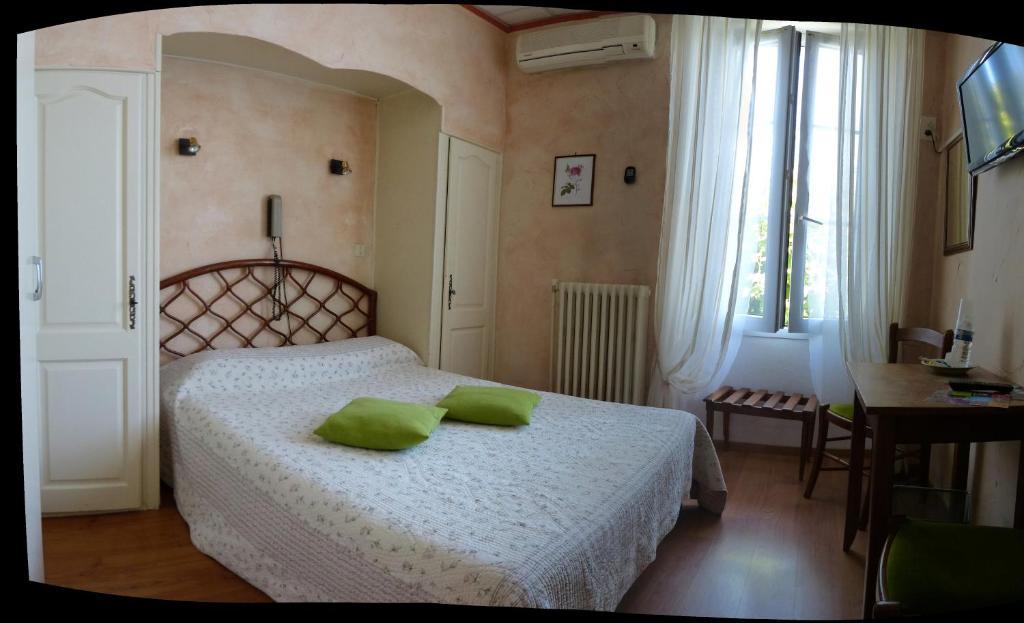 Citotel Hotel De Provence Οράνζ Δωμάτιο φωτογραφία